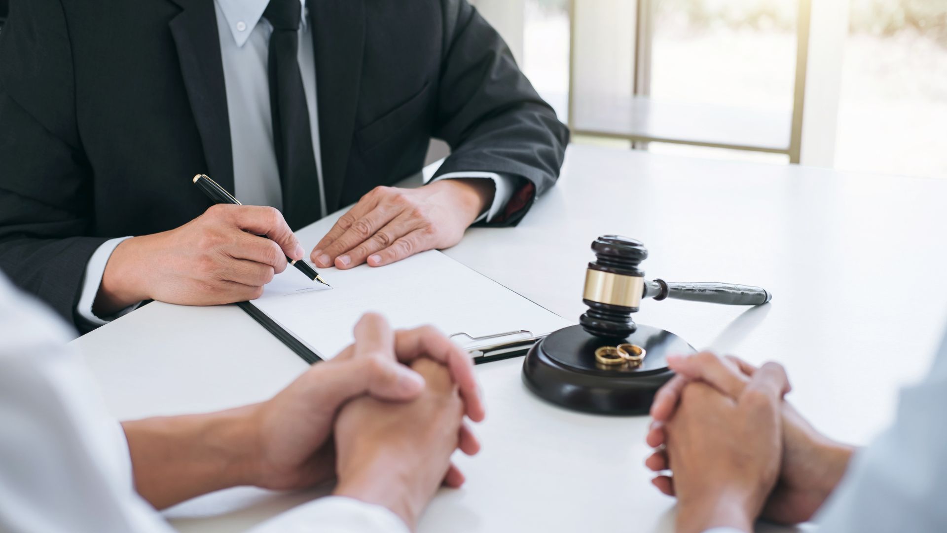 Divórcio judicial: quando é obrigatório e como funciona?